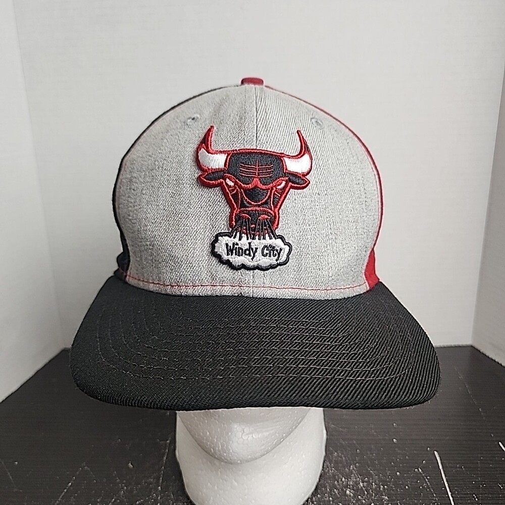 Chicago Bulls Snapback Hat Wind City Logo Hardwood Classic Wool Blend Panel NBA